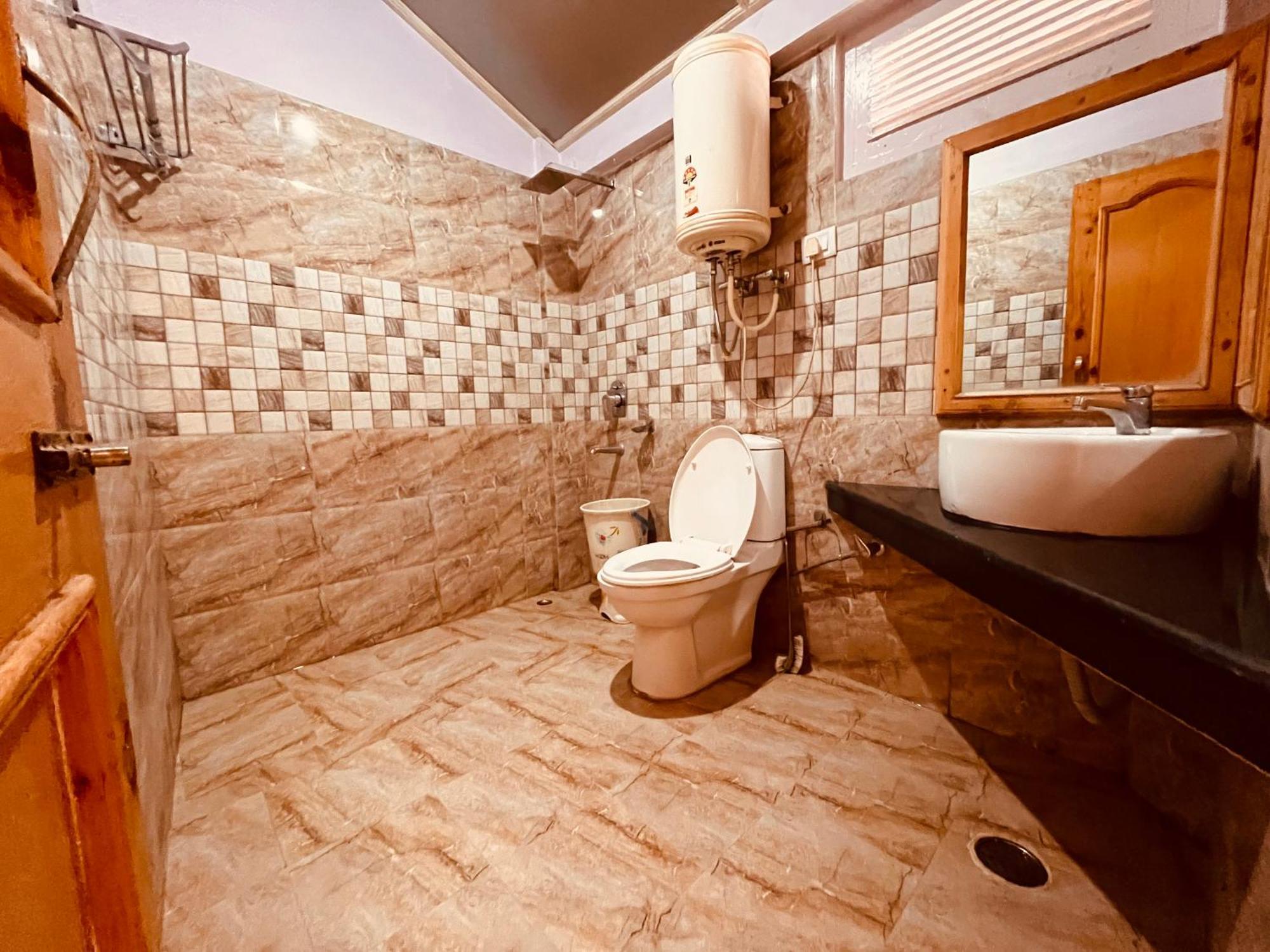 Hotel Hollywood Manali - Scenic River & Mountain View With Premium Rooms Luaran gambar